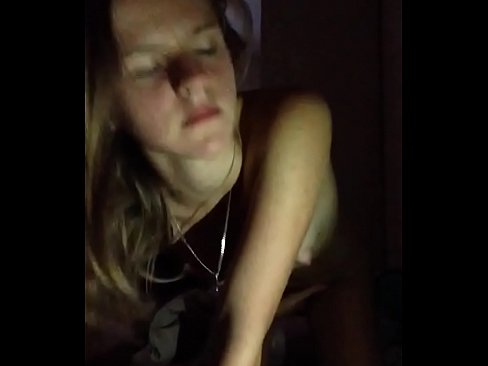 ❤️ msichana punyeto na cums Video ya mkundu ❤